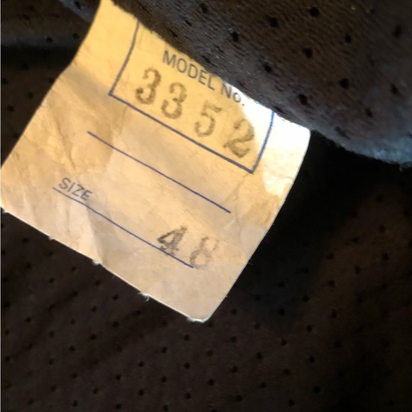 Men’s heavy biker leather riding jacket. Made in Montreal by Bristol Leather. - Picture 7 of 10